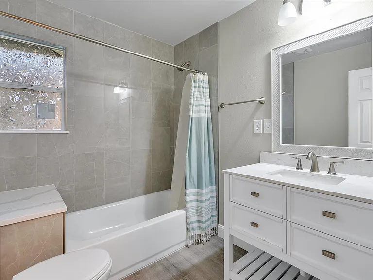 406 N Bonham Dr — Photo 30