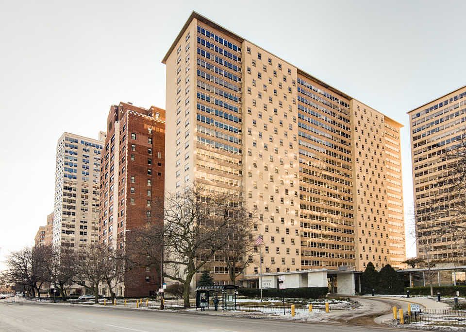 1st image of 3950 N Lake Shore Dr APT 222