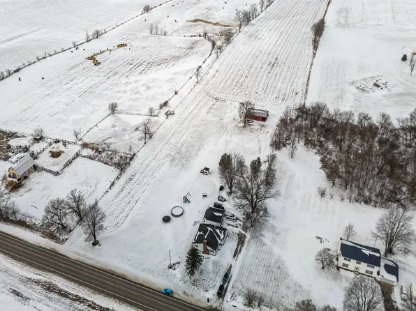 6402 E Old Road 30, Pierceton, IN 46562