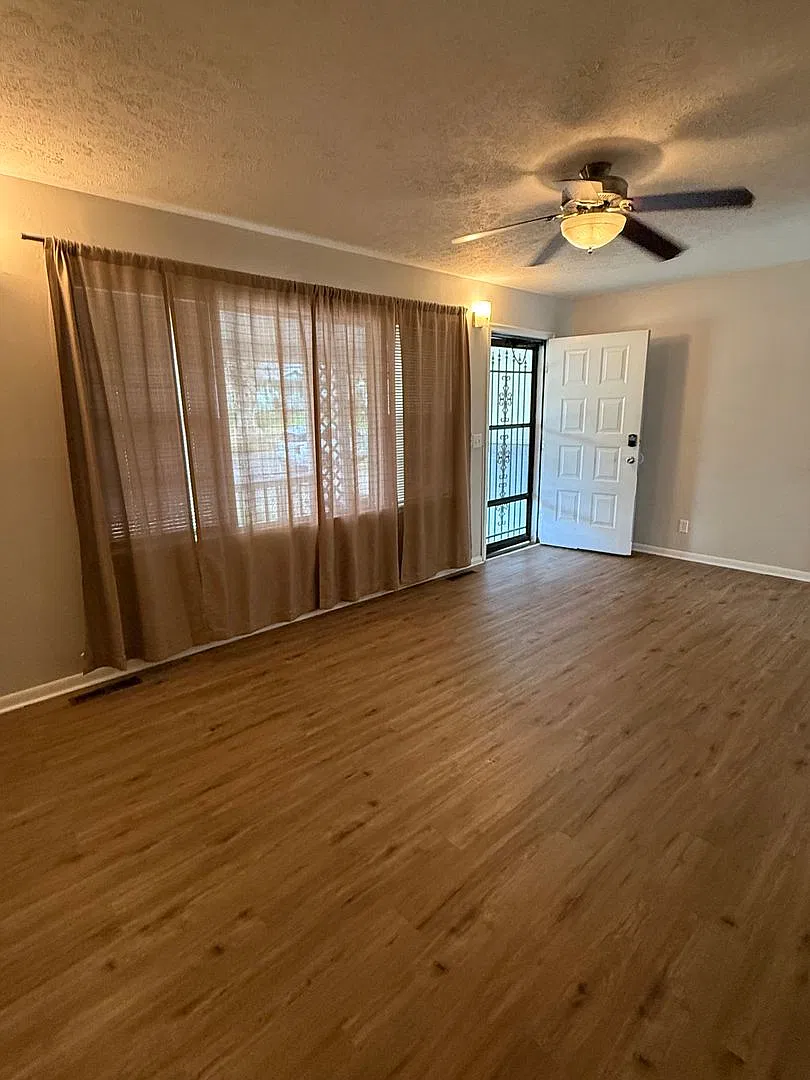 Spacious 3-Bedroom Home with Finished Basement & Bonus Room! — Photo 3