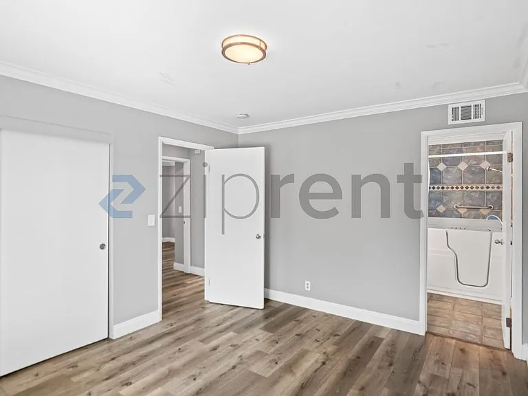 1427 Flickinger Ave — Photo 15