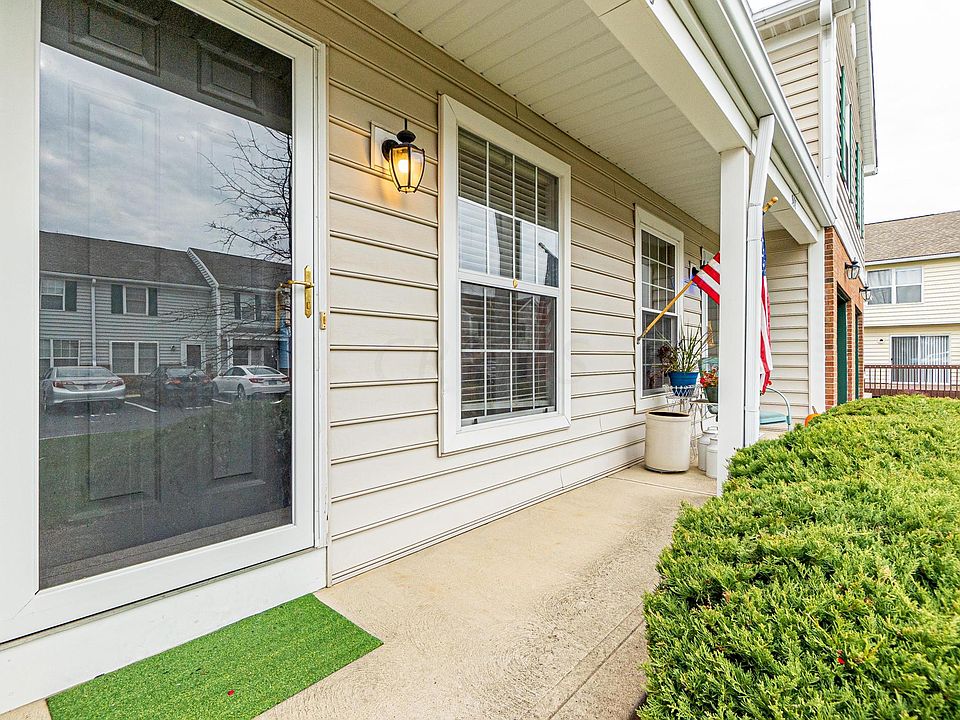 1st image of 946 Philadelphia Dr #6B