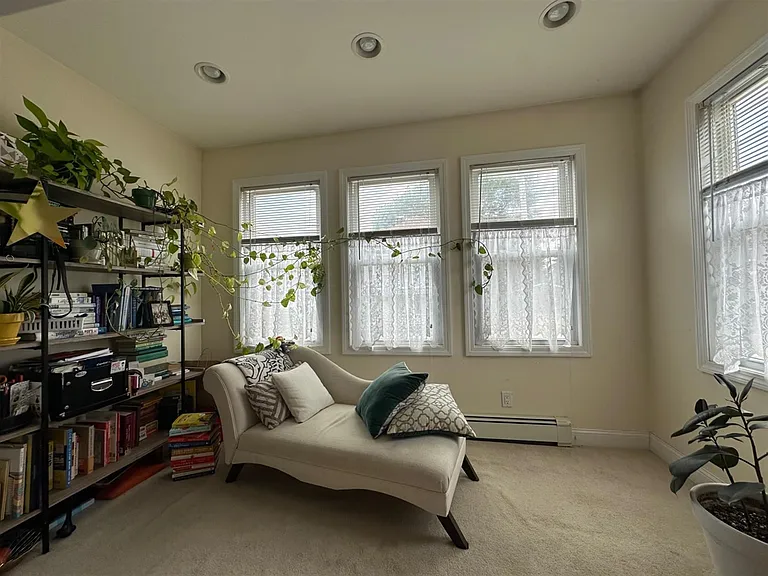 25 Thacher St #1 — Photo 11