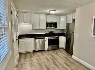 102 Shawomet Ave #104-01, Somerset, MA 02726