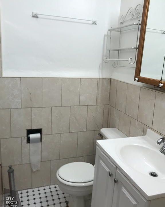2nd image of 14534 158th St