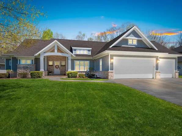 150 Burgundy Ct, Green Bay, WI 54302