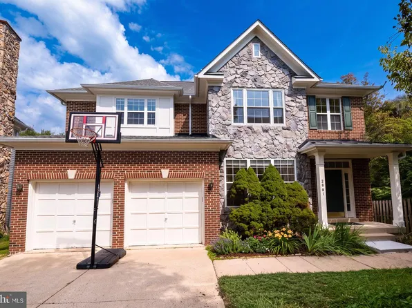 2051 Madrillon Rd, Vienna, VA 22182