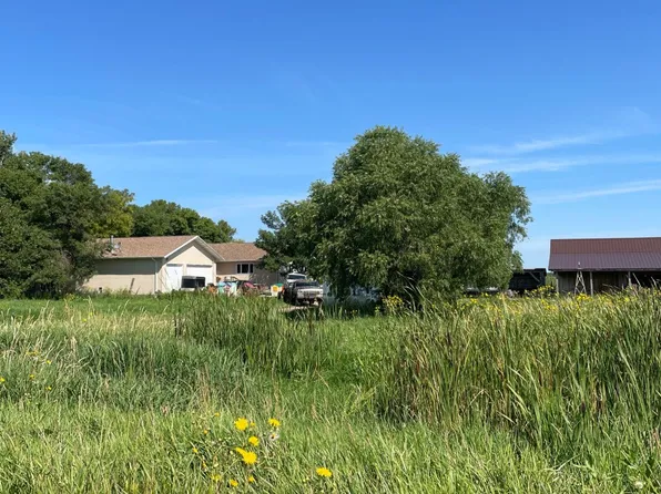 8603 40th St SE, Jamestown, ND 58401