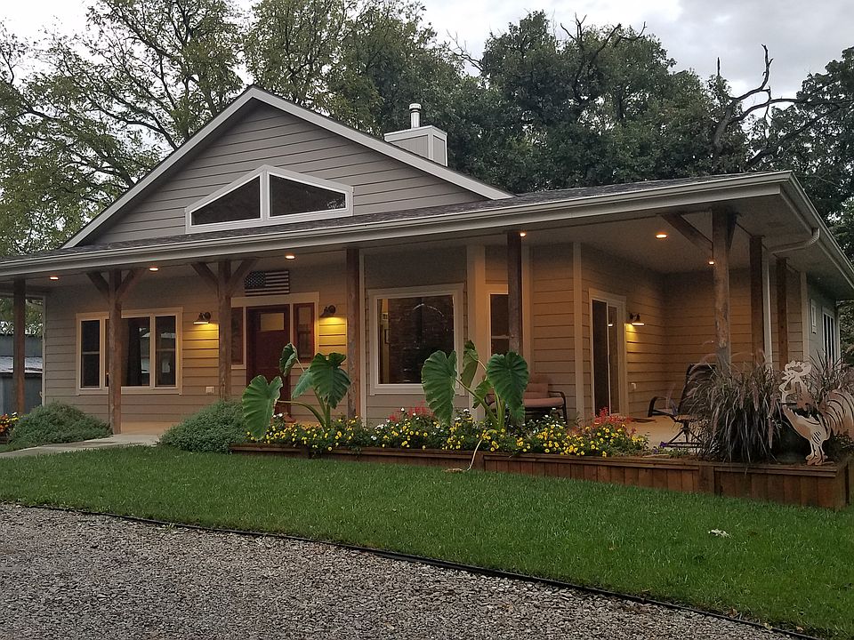 Beautifully landscaped Home. Well maintained and move in ready... Built new in 2015, w/ partial unfinished basement.
