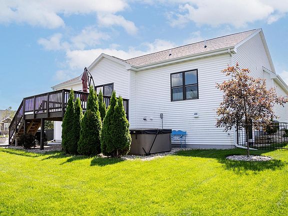 5th image of 534 Foxfield ROAD