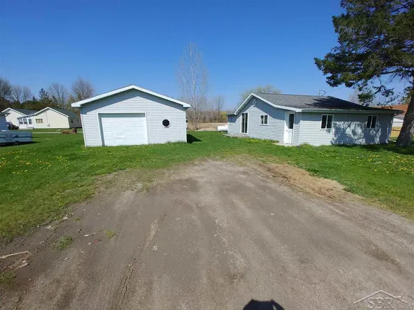 4460 Sasse Rd, Hemlock, MI 48626
