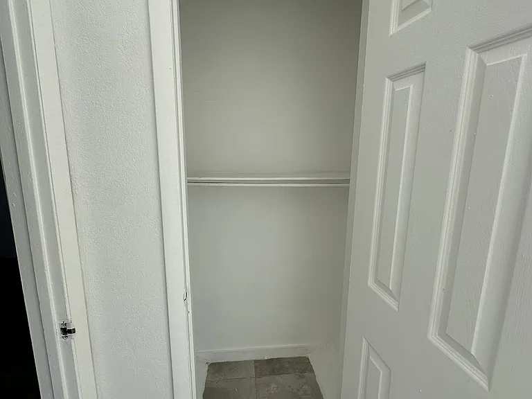 916 NW 3rd Ave — Photo 17