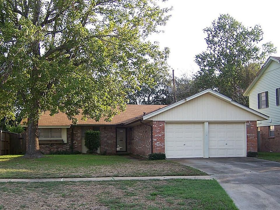 1st image of 4808 Holly Park Dr
