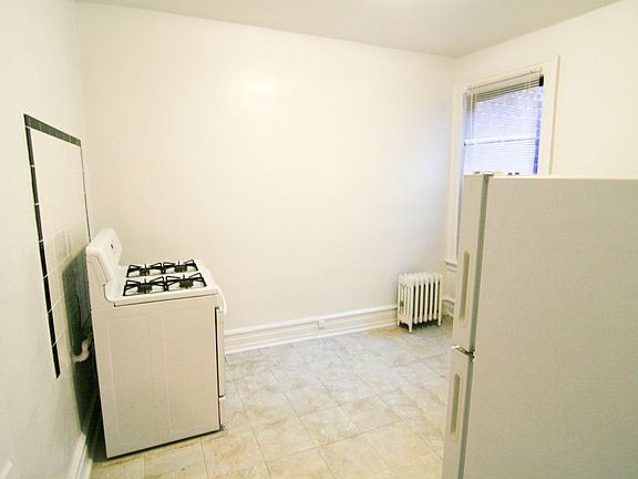 4th image of 25424 Northern Blvd APT 2