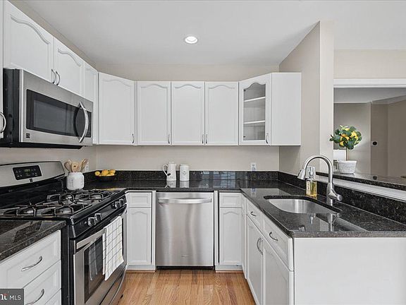 4th image of 4668 W Braddock Rd
