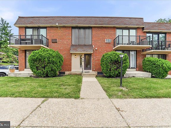 3rd image of 100-D E Glenolden Ave #9