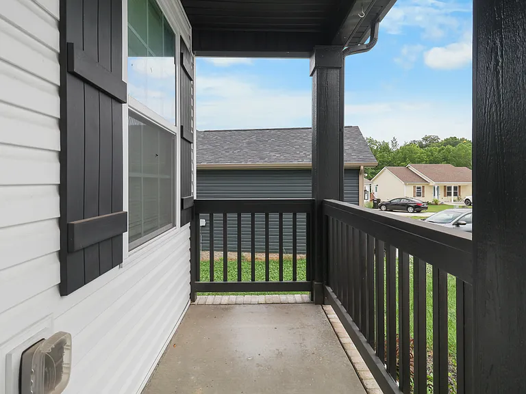 422 Mattingly Dr — Photo 7