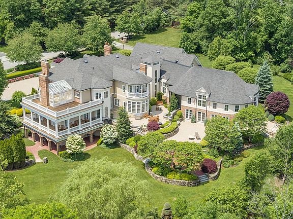 4th image of 7 Wyndemere Dr