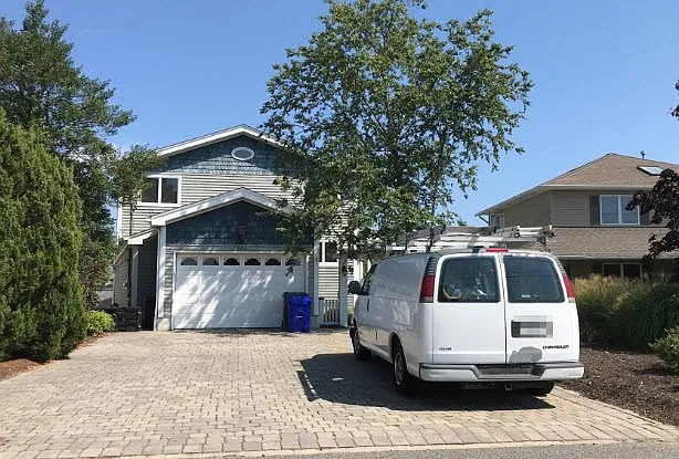 656 Harbor Rd photo 1