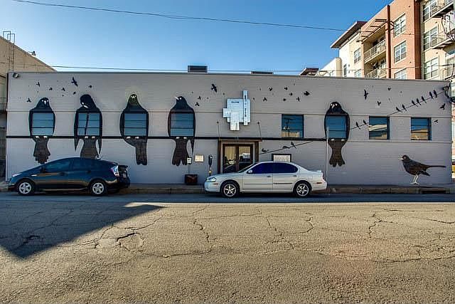 1st image of 215 N Walton St APT 6
