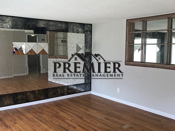 5th image of 3516 Longwood Ave