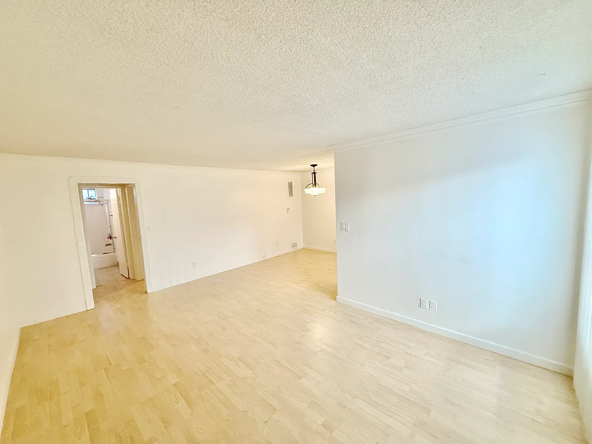 Building Photo - 440 Raymond Ave #7