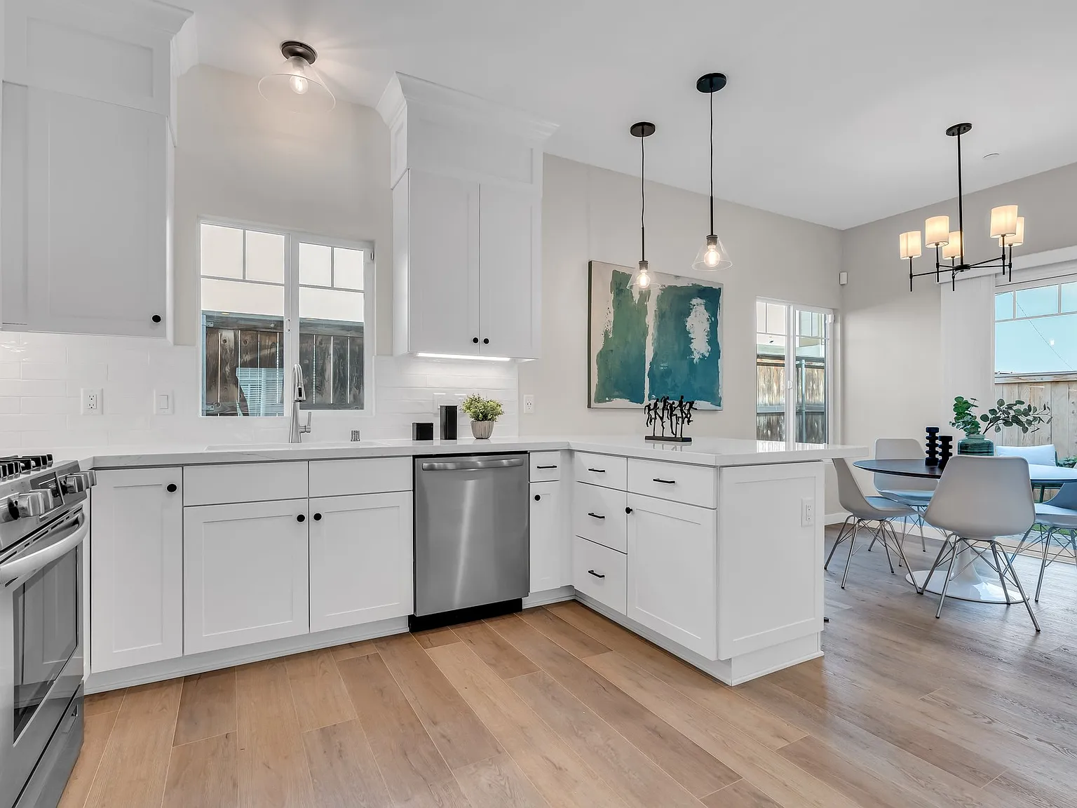 3 bed, 2.5 bath, 1600 sqft, $4,150 — Photo 4