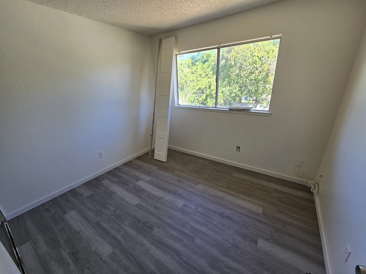 3 bed, 1112 sqft, $1,995 — Photo 3
