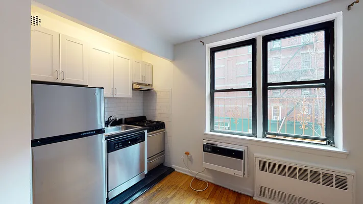 Rented by Bond New York | media 3