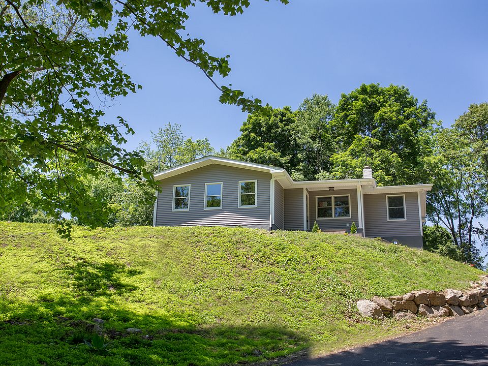 1st image of 31 Hollis Ln