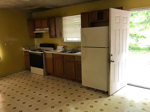 5th image of 1313 D F Fuller Dr