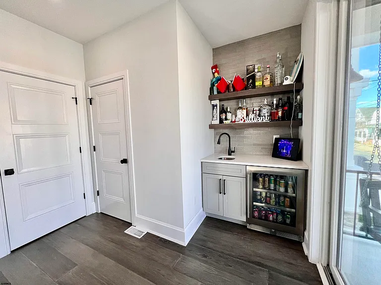 16A S Fredericksburg Ave — Photo 9