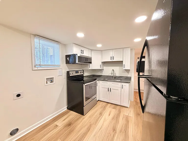 433 Lindsay St #B — Photo 6