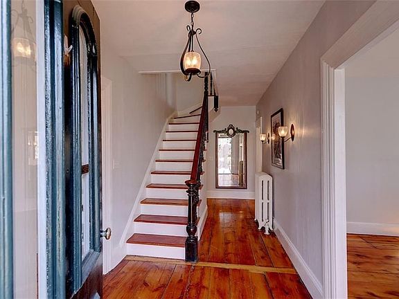 2nd image of 51 Lincoln Ave