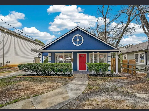 915 W Lewis St, Conroe, TX 77301