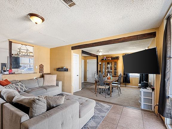 5th image of 2105 Butternut Ln