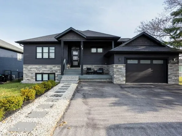 30 Lakeshore Rd, Wasaga Beach, ON L9Z 2Y3