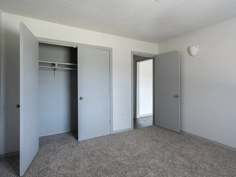 Lux Estate TX Apartments — Photo 2