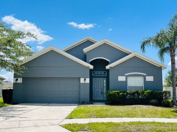 697 Hacienda Cir