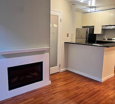 3rd image of 385 Mandarin Dr APT 2
