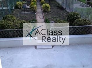 2348 31st Ave #1G, Long Island City, NY 11106