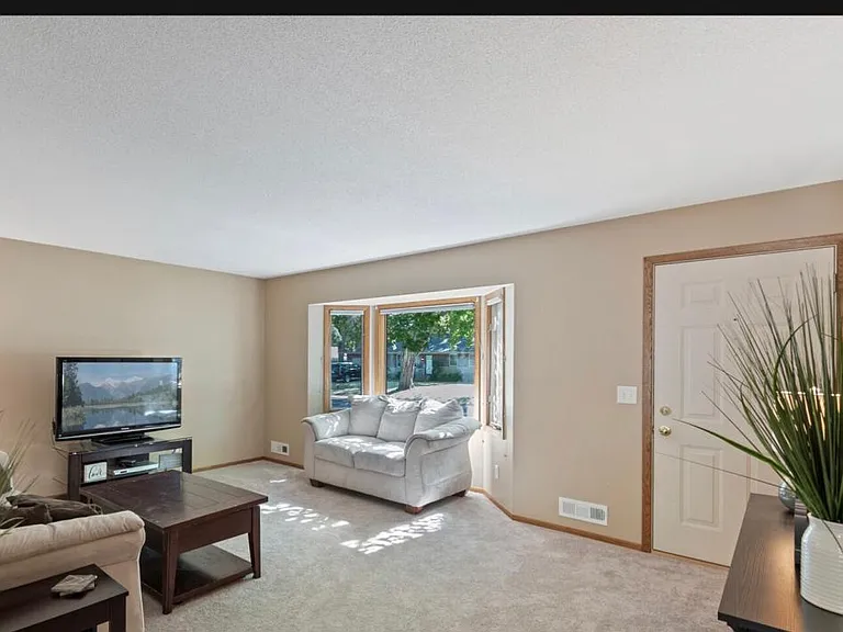 10216 Washburn Cir S — Photo 13