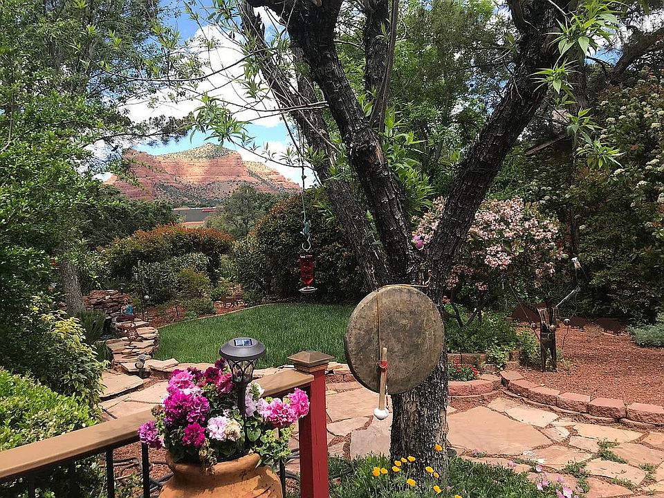 Front yard/Castle Rock