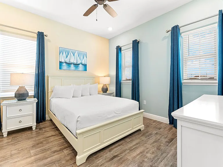8121 Surf St — Photo 40