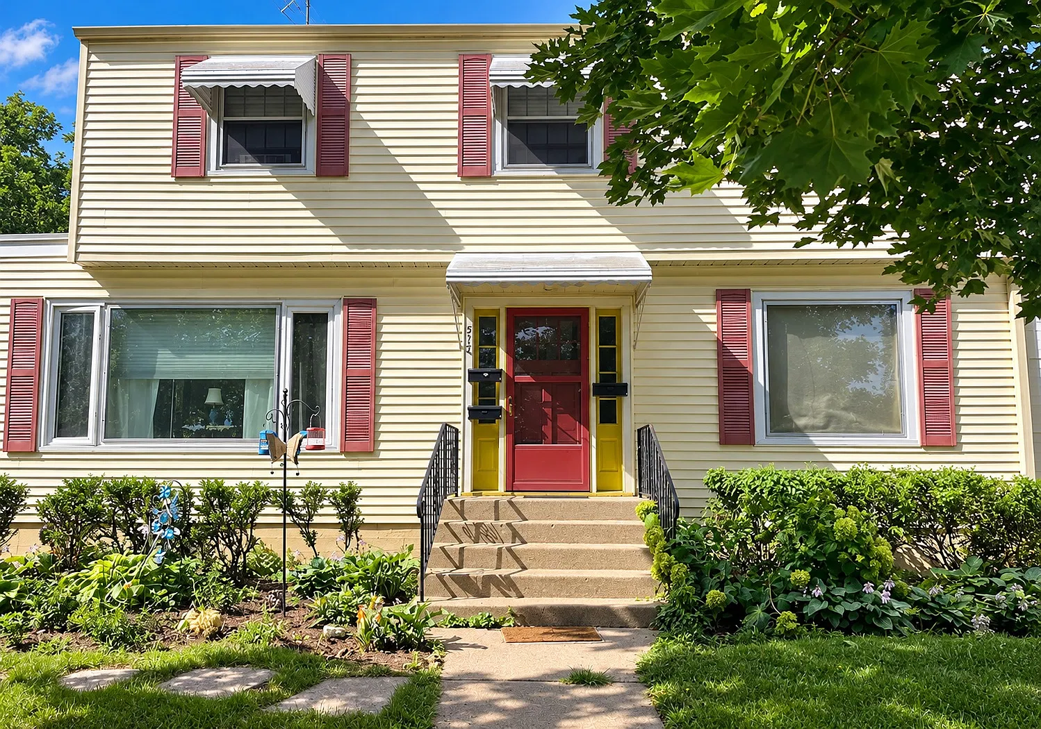 513 Lake St — Photo 1