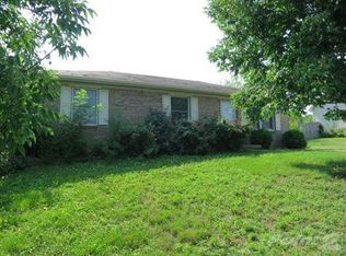 121 Hillside Dr, Georgetown, KY 40324