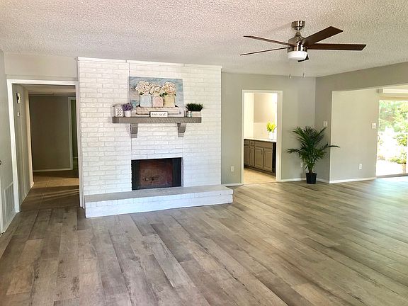 3rd image of 2405 Sage Ln