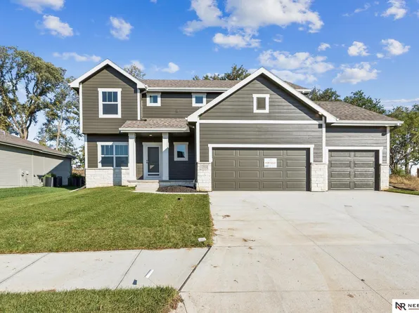 17652 Potter St, Bennington, NE 68007