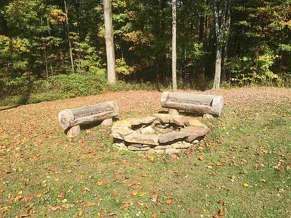 4th image of 700 Tulip Ln