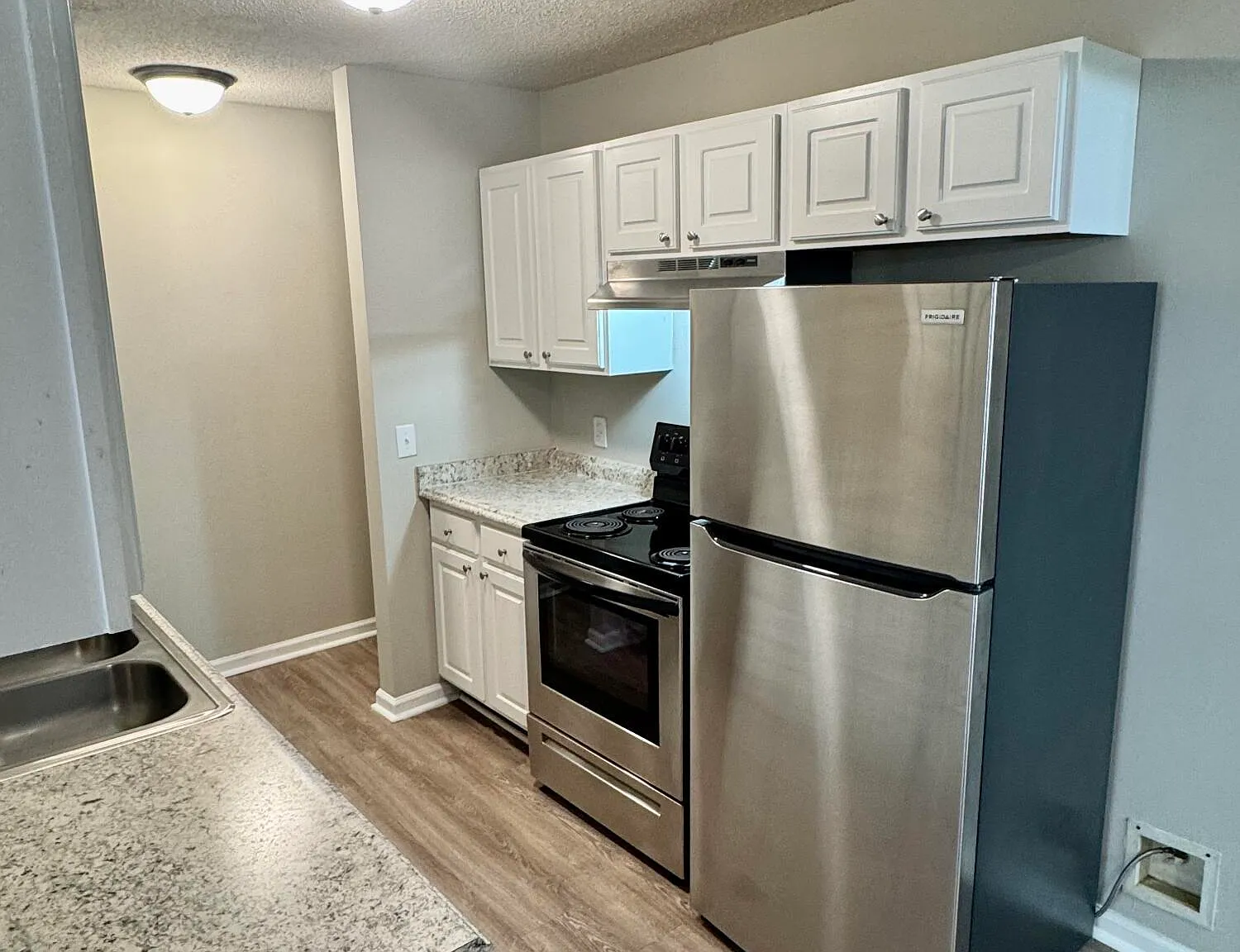 1 bed, 1.0 bath, $825 — Photo 4